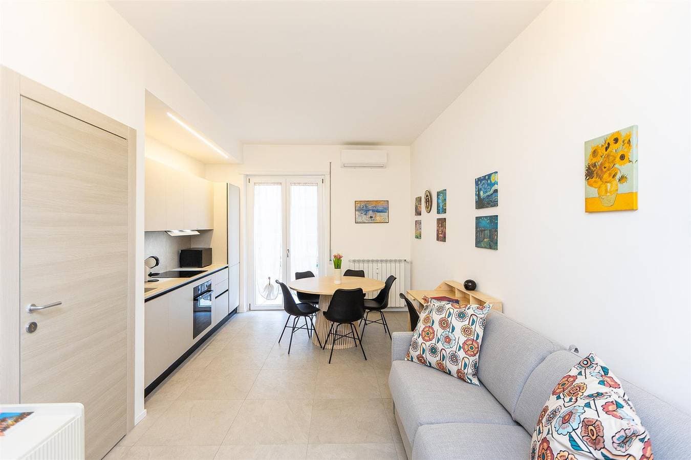 Foto 5 von 62: Ferienwohnung für 7 Personen mit Balkon/Terrasse