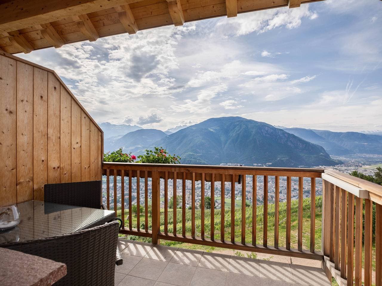 Foto 3 von 30: Ferienwohnung "Latemar - Wernerhof" mit Bergblick, Balkon & Garten