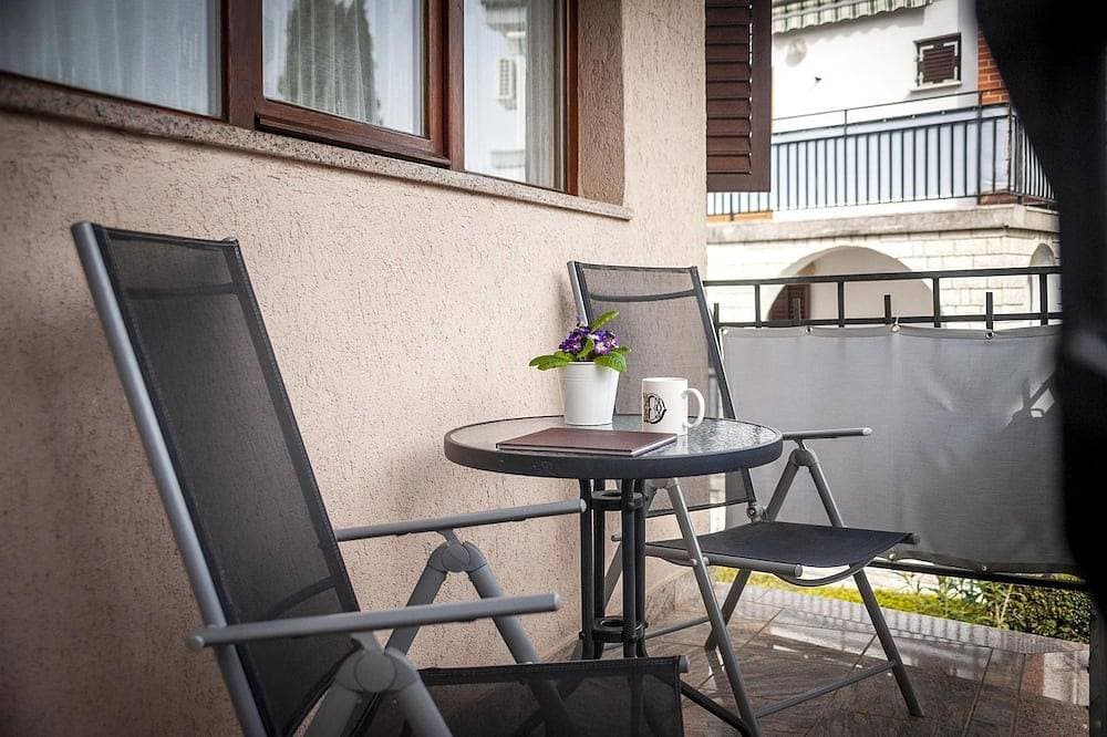 Idyllisches Apartment nur 800 Meter zum Strand mit 2 Balkone, Garten, Grill 1