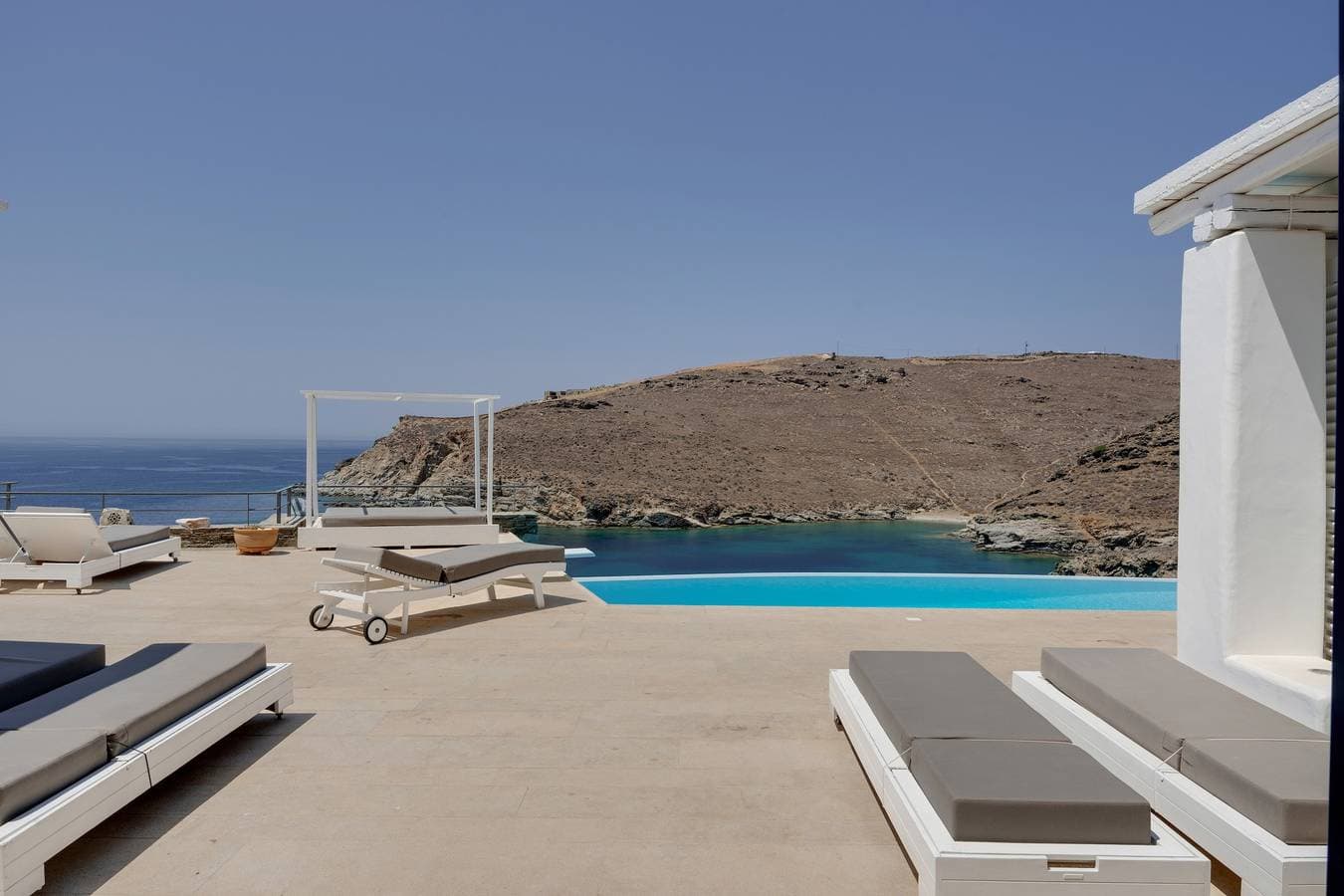 Foto 2 von 27: Villa 'Blueros Luxury' mit Meerblick, WLAN und Klimaanlage