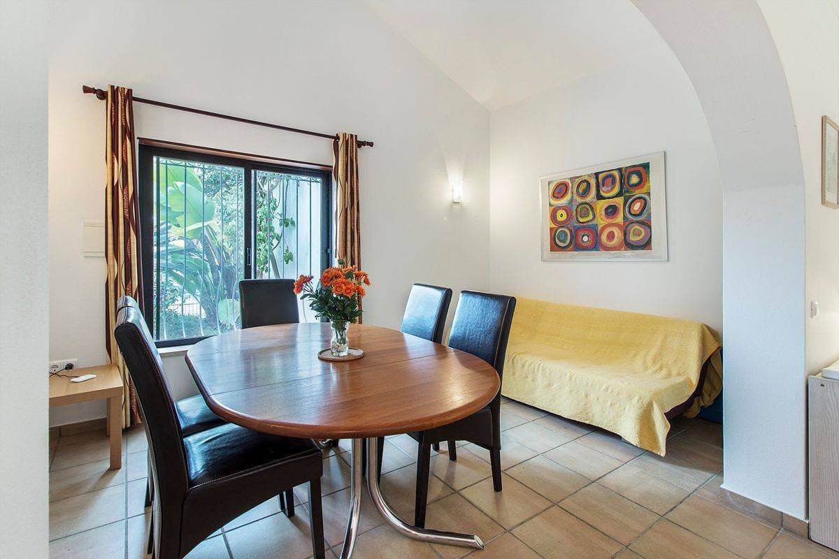 Foto 4 von 25: Villa für 4 Personen mit Garten