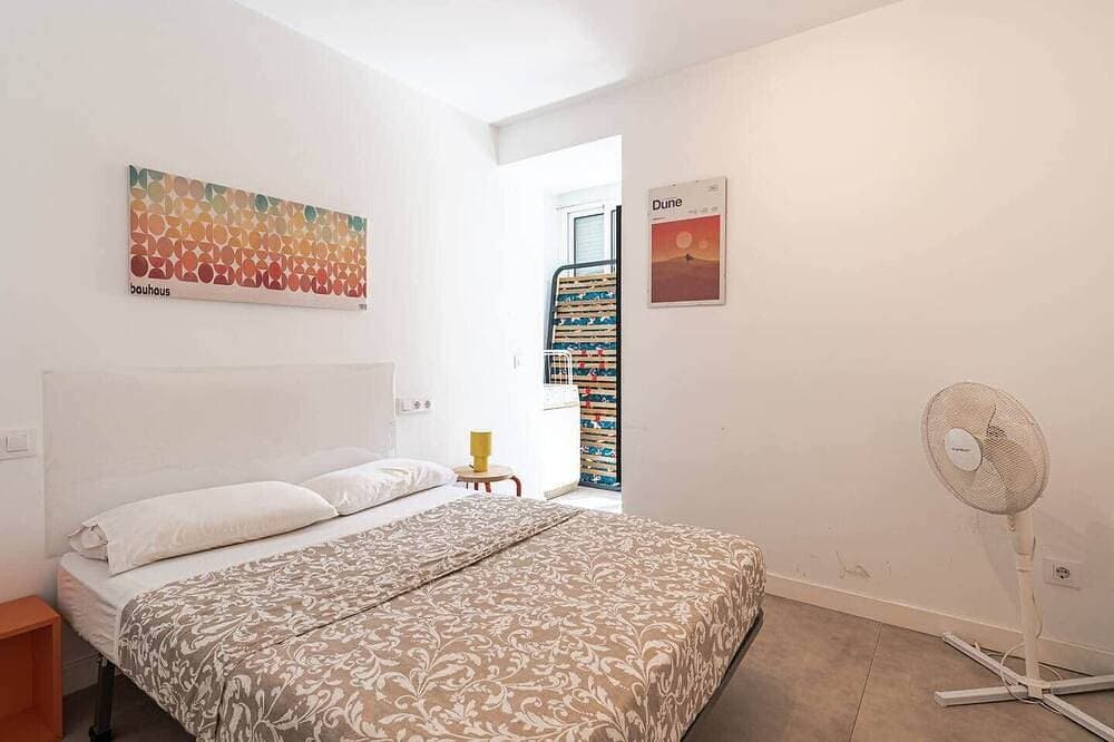 Foto 7 von 29: Apartamento Recién Reformado en las 4 Torres + Ie