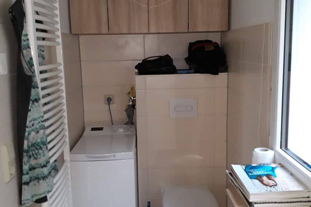 Foto 3 von 15: Bungalow am Stadtrand  mit Terrasse unter Altbaumbestand