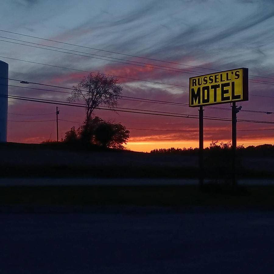 Russell's Motel 1