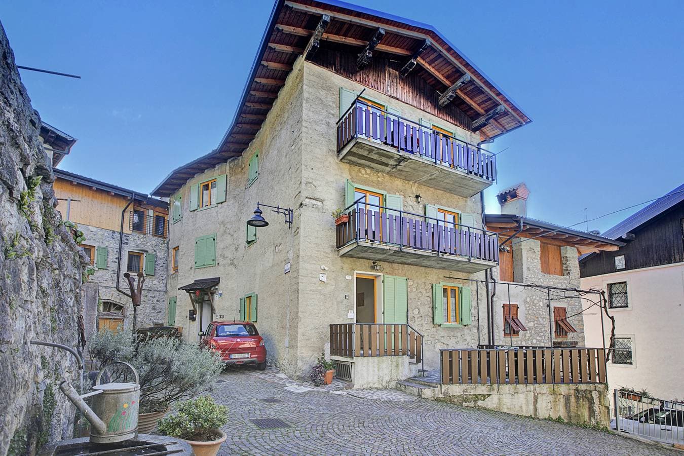 Foto 10 von 21: Villa Pastoedo Ap. Giallo - Terrace & Mountain Views