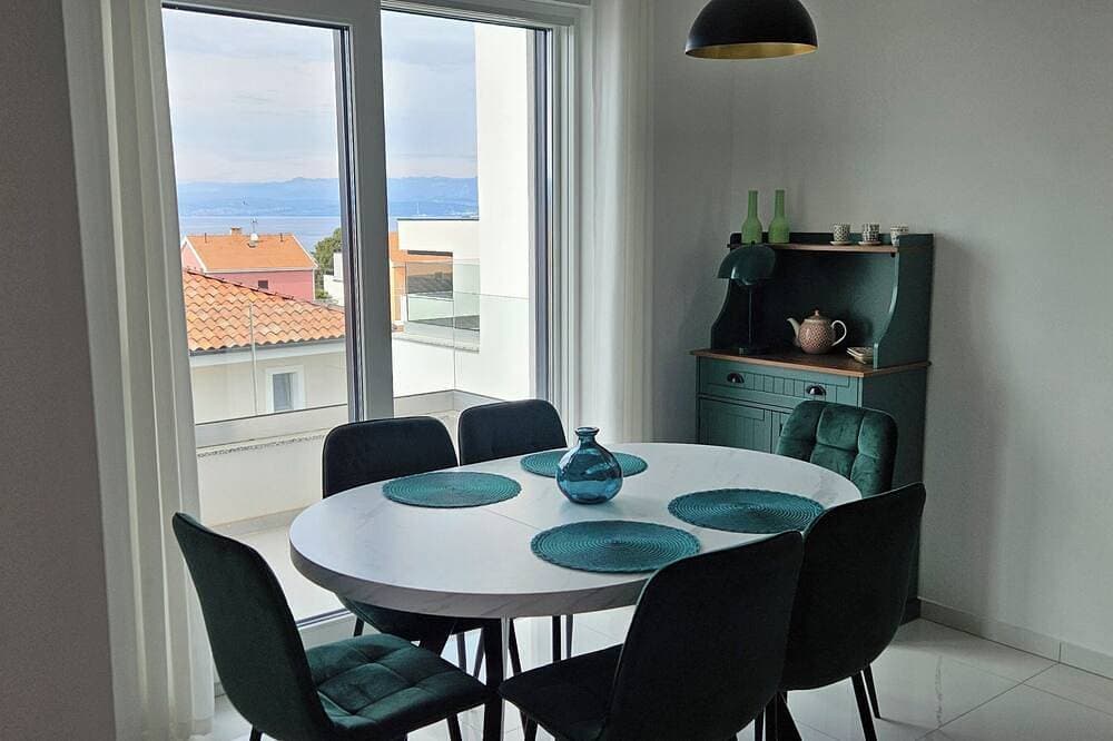 Foto 12 von 21: Moderne Ferienwohnung mit Panorama‑ und Sundowner‑Blick in Malinska (Insel Krk)