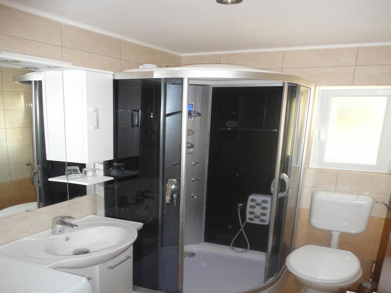 Foto 6 von 11: Apartments Marija Slano- Two-Bedroom Apartment with Balcony and Sea View - 1 (A)