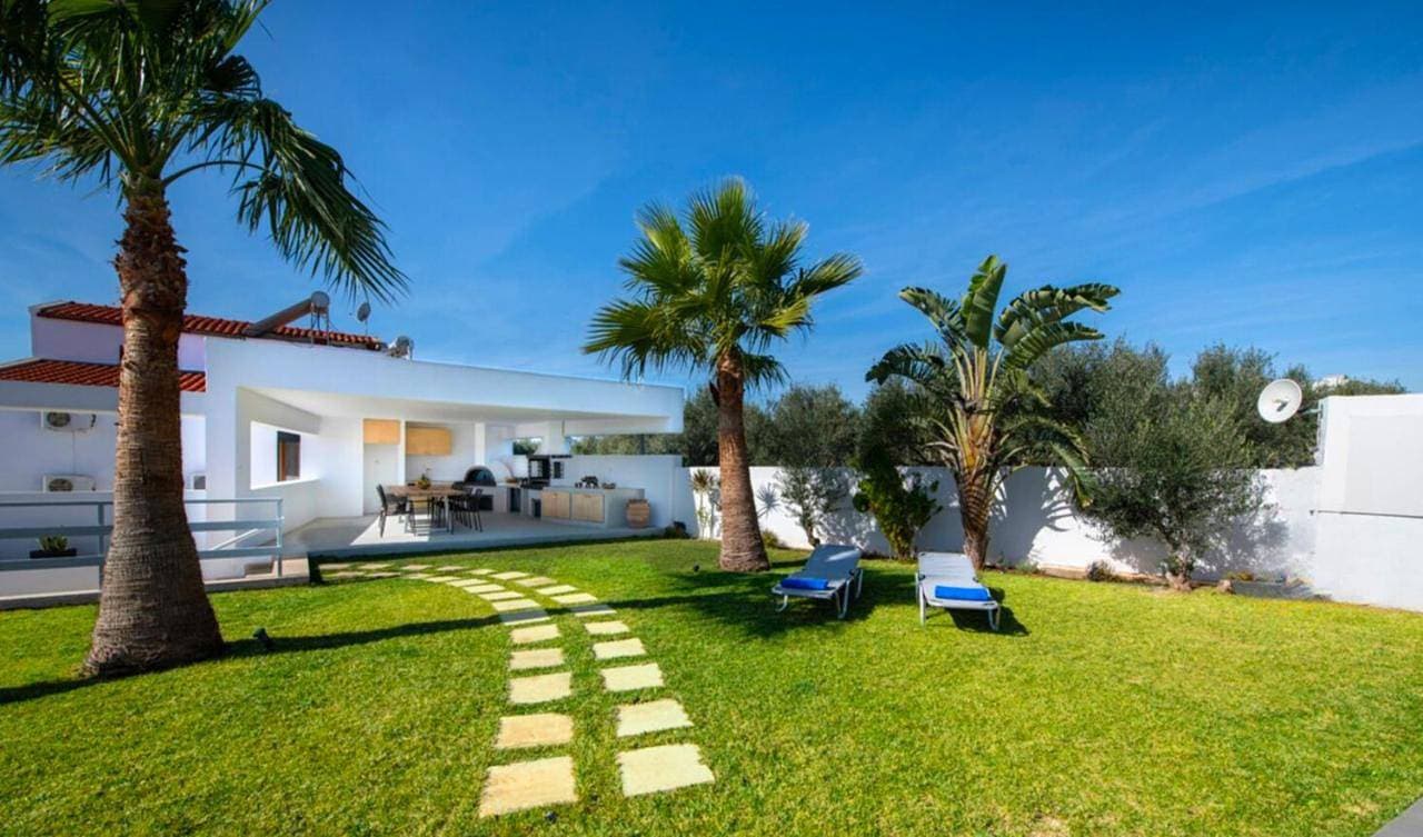 Foto 4 von 63: Villa