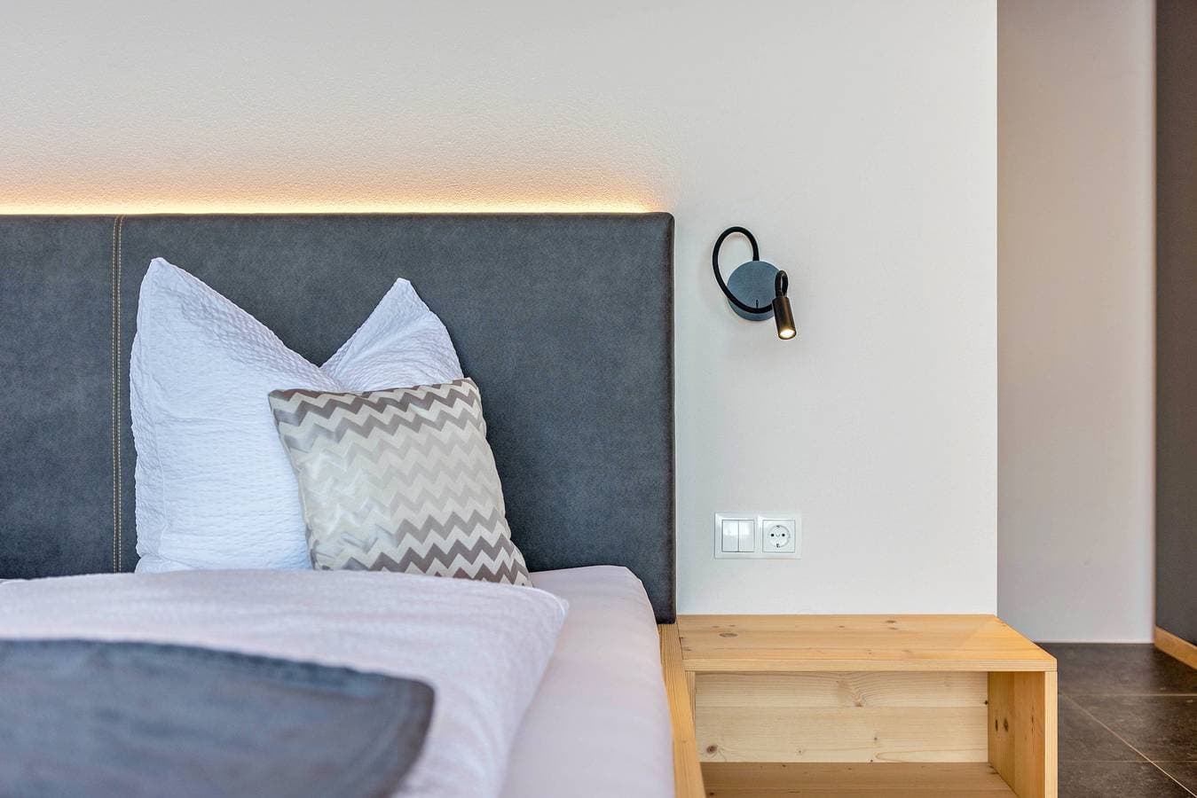 Foto 9 von 34: Schöne Ferienwohnung "Aura Chalets Nr 1" mit Bergblick, WLAN & Garten