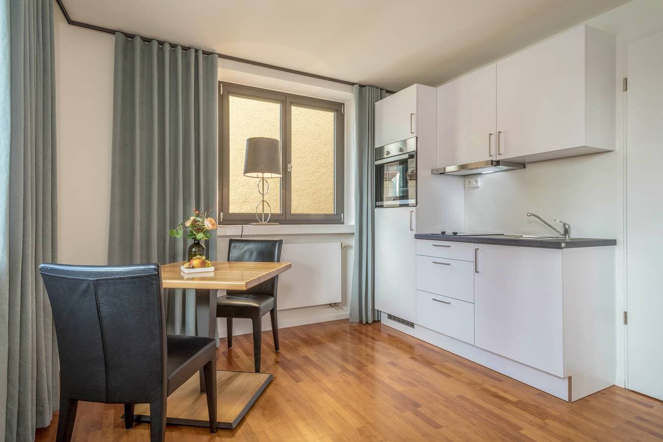 Foto 3 von 24: Modernes Einzimmer-Appartement Nr. 11 mitten im Stadtzentrum mit WLAN