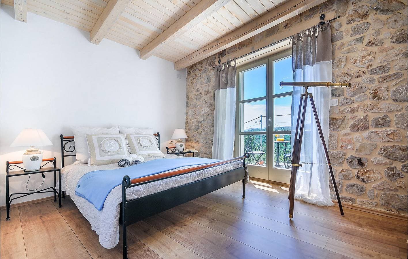 Foto 12 von 42: Gemütliche 1-Zimmer-Wohnung mit Pool, WLAN und Parkplatz in der Nähe des Zentrums von Bribir
