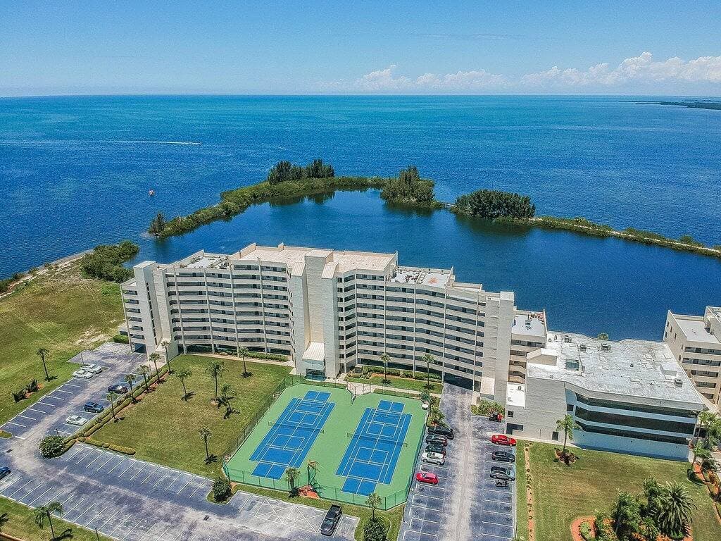 Foto 5 von 50: 2/2, waterfront, Hudson, private beach! #806