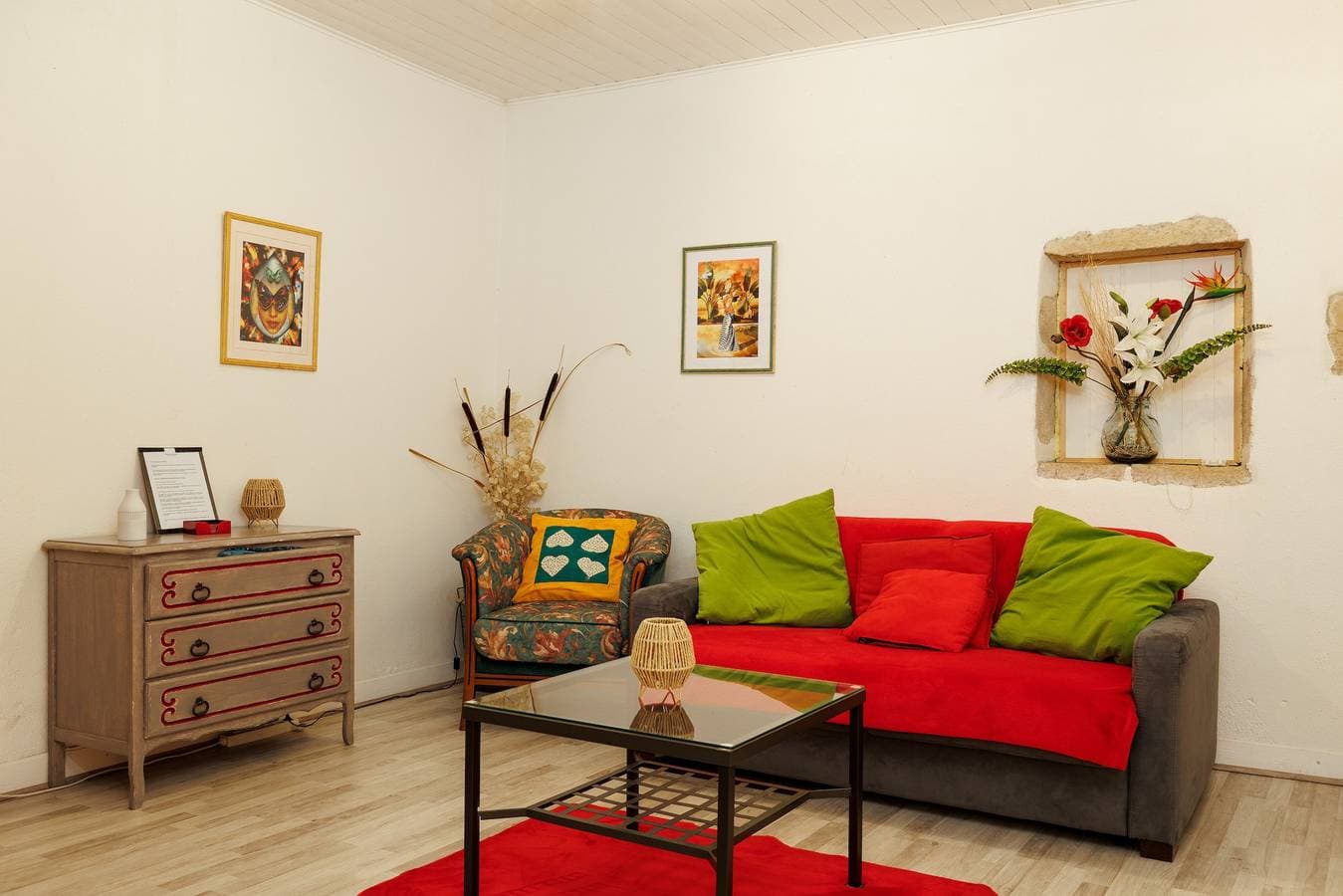 Foto 4 von 26: Le Fil Rouge – Ein gemütliches Ferienhaus zwischen Stein und Design auf dem Land