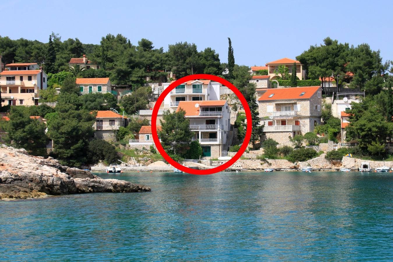 Foto 2 von 19: 2-Zimmer-Ferienwohnung am Strand Basina, Hvar A-4599-f