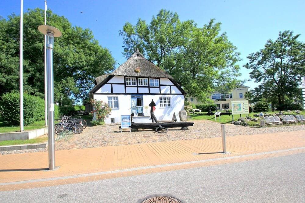 Foto 8 von 20: FeWo mit Garten-, Schwimmbad- und Saunanutzung - Haus Blick zur See FeWo 12