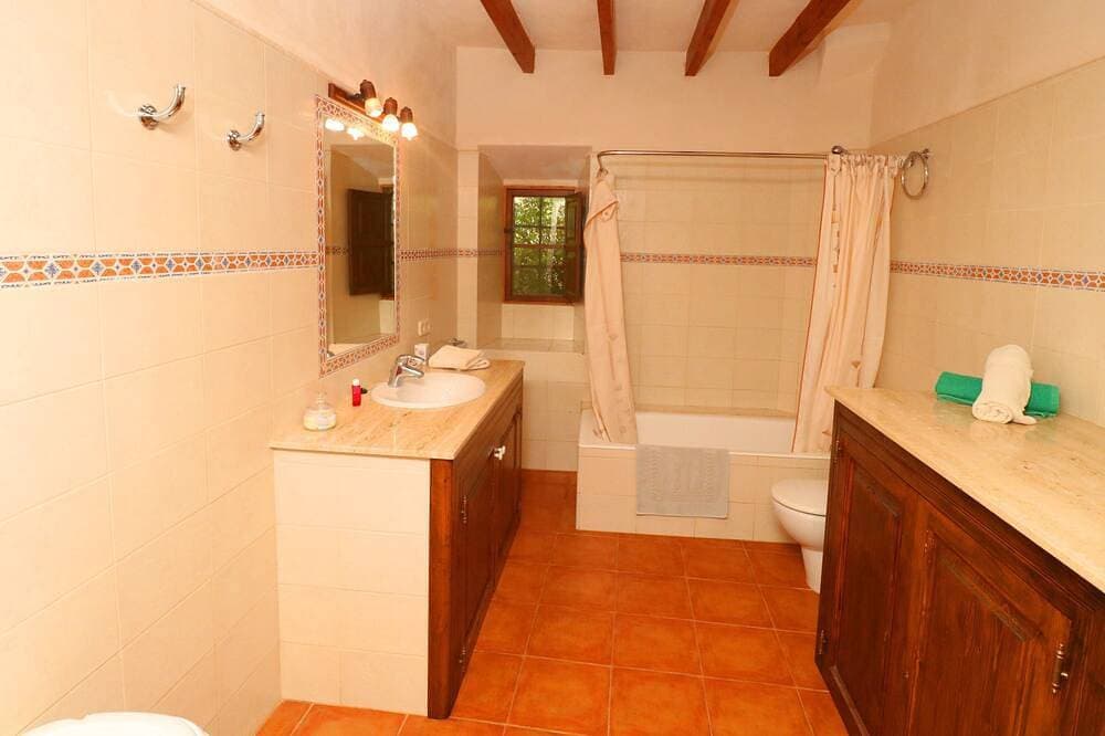 Foto 5 von 24: Can Cova, Wi-Fi, Pool, Garten, 5 Minuten vom Strand Cala Llombards