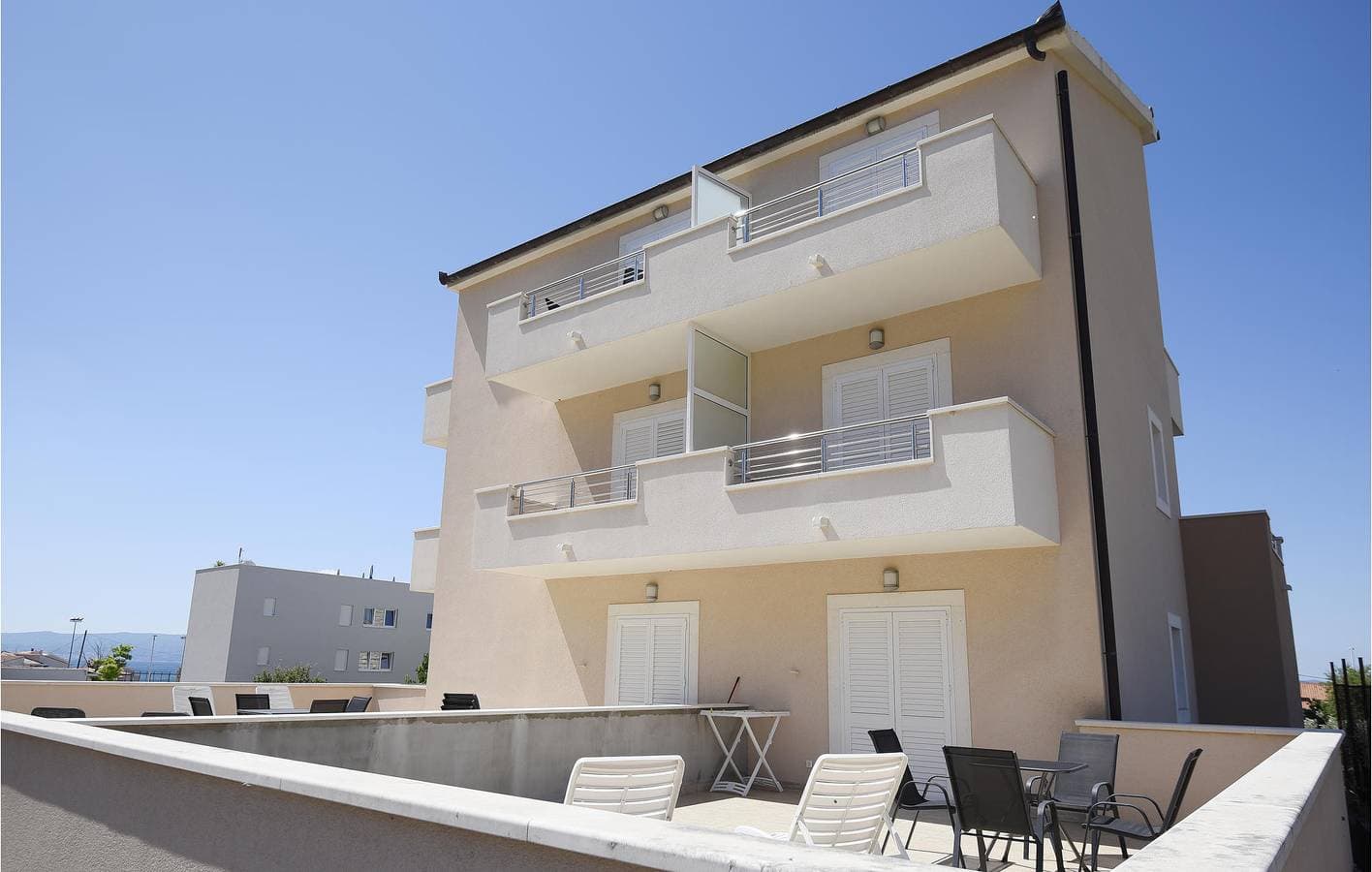 Foto 7 von 16: Apartment mit Meerblick, Terrasse, Küche und WLAN – 1 km zum Strand