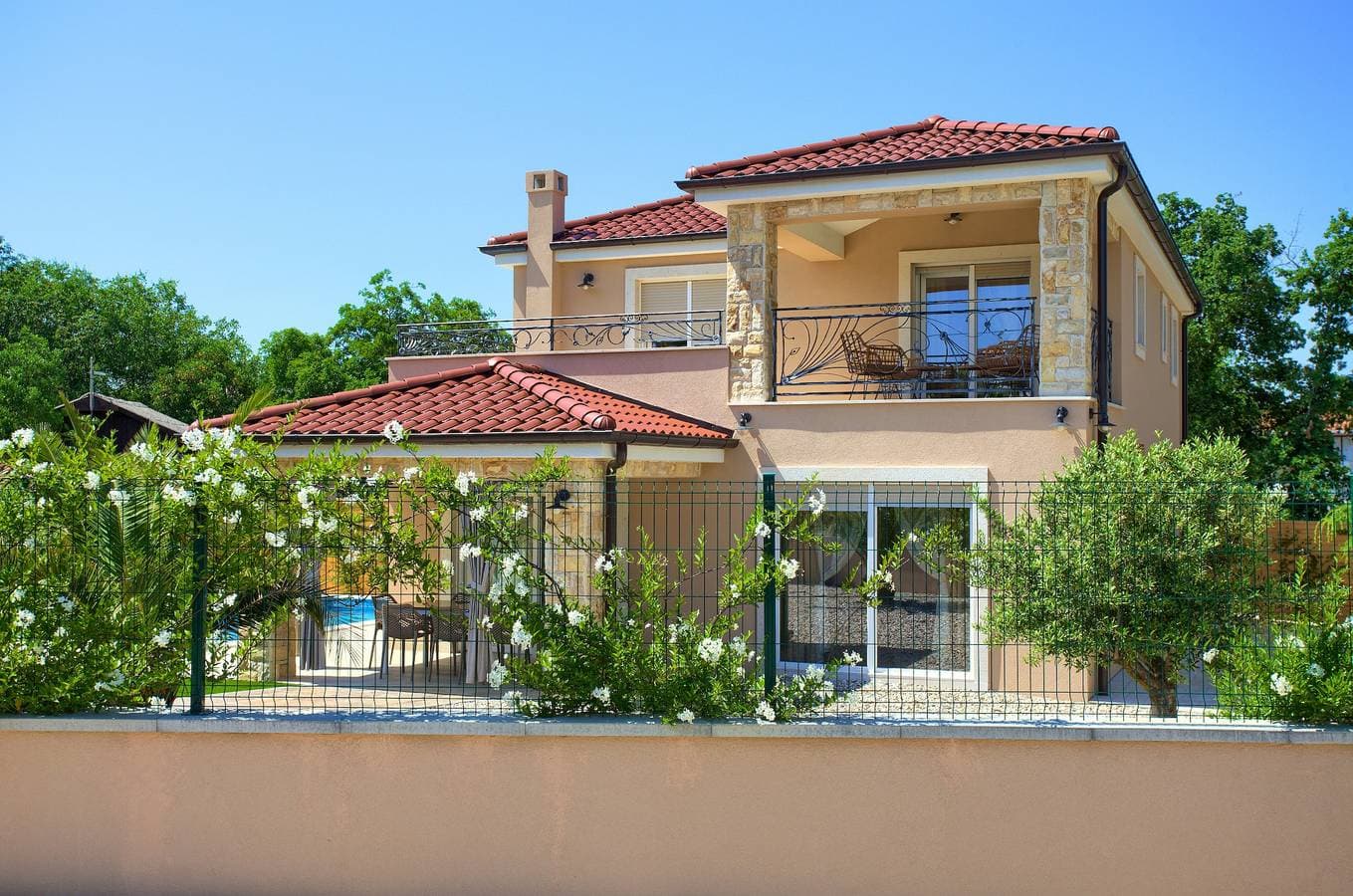 Foto 2 von 50: Villa Lu
