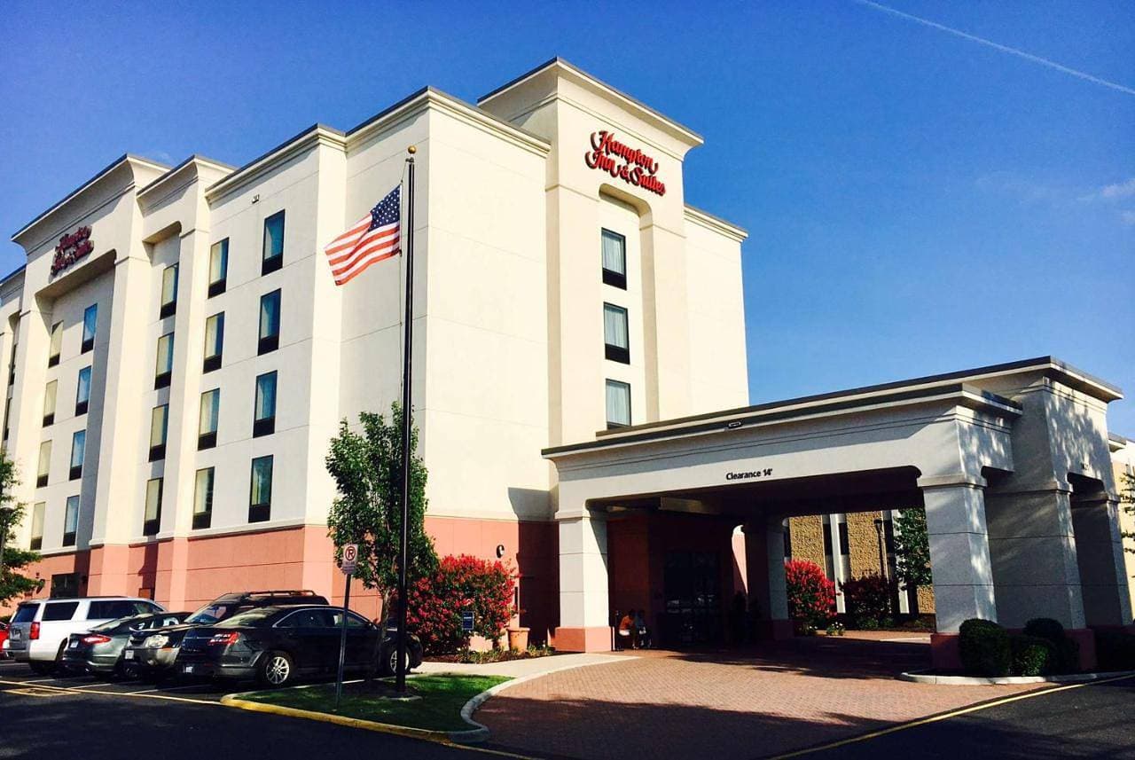 Hampton Inn & Suites Chesapeake-Battlefield Boulevard 1
