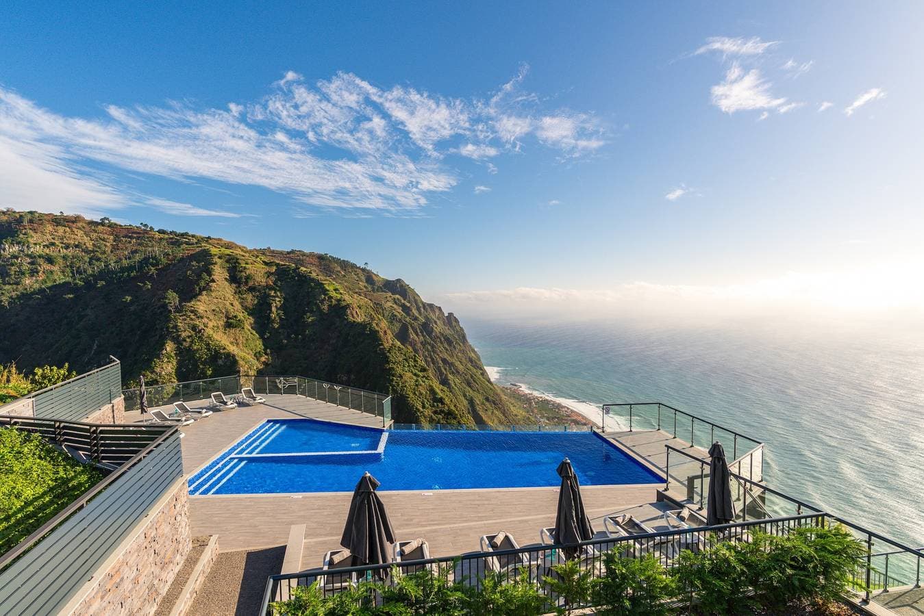 Foto 3 von 38: Modern villa, shared infinity pool | SunsetCliff 4