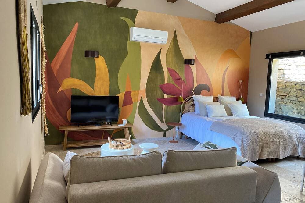 Le Mazet Tihou - premium pool - calm & nature - chic & authentic 1
