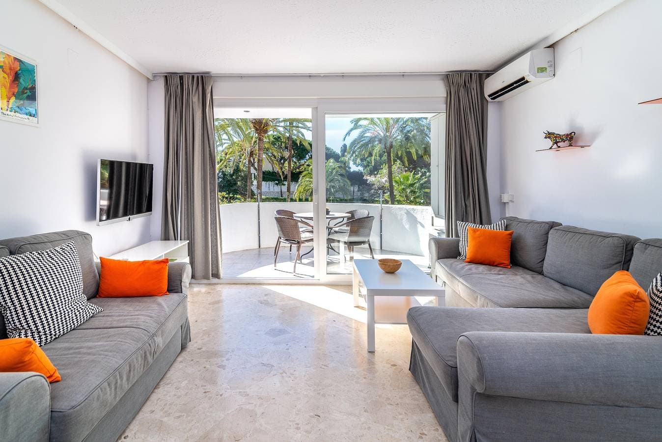 Foto 2 von 25: Einzimmerwohnung in Marbella mit Terrasse, Gemeinschaftspool und WLAN