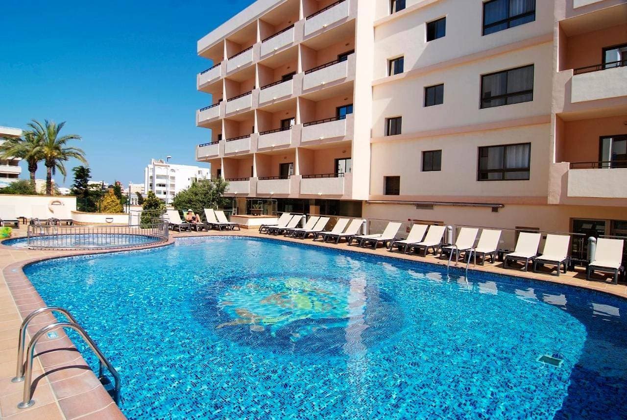 Invisa Hotel La Cala 1
