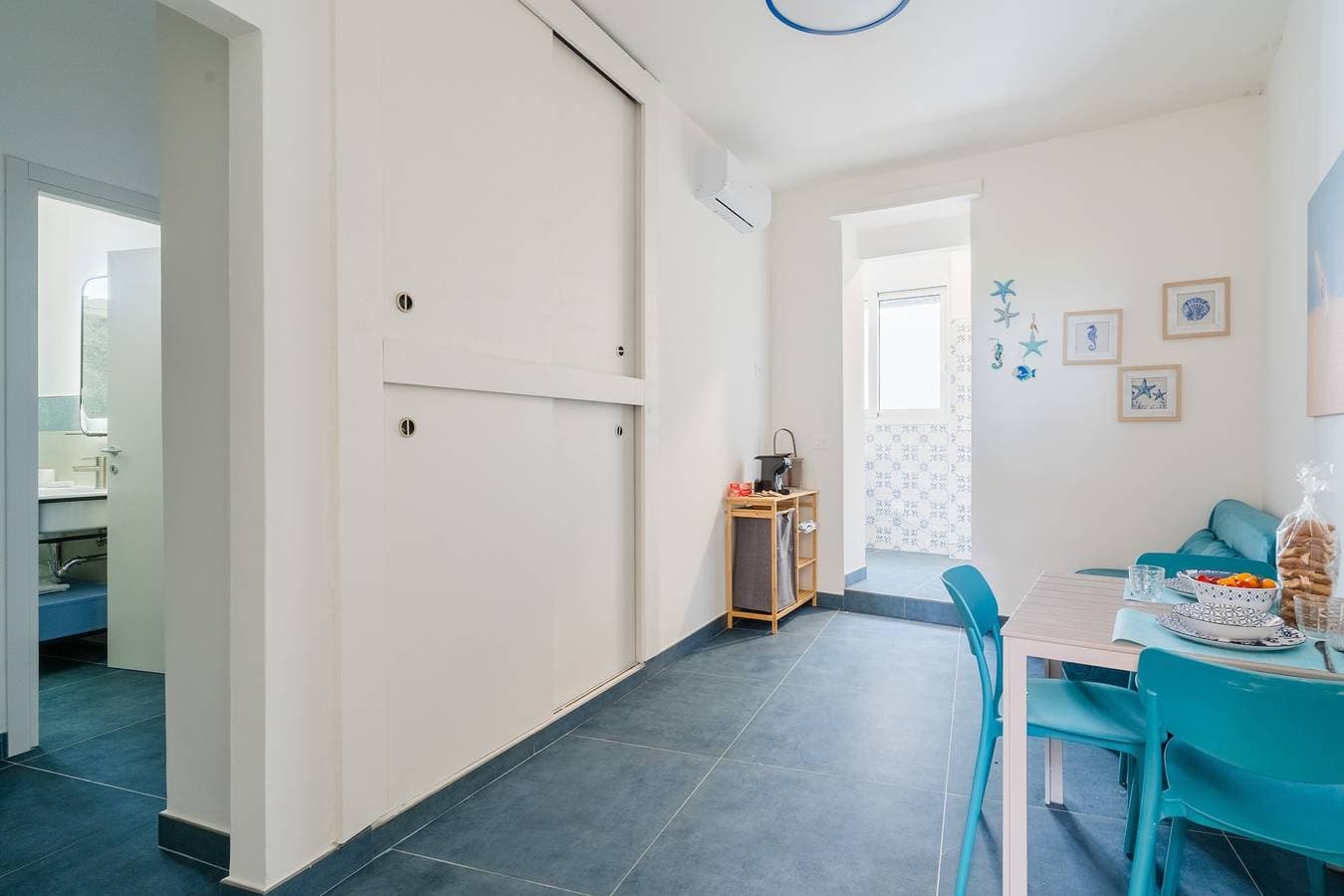 Foto 4 von 33: Apartment 'Best Sunset - Smeraldo' mit Bergblick, WLAN und Klimaanlage