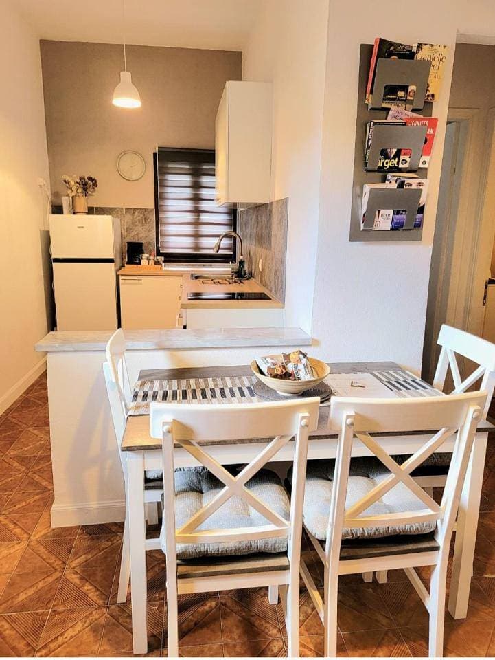 Foto 10 von 21: Two-Bedroom Apartment