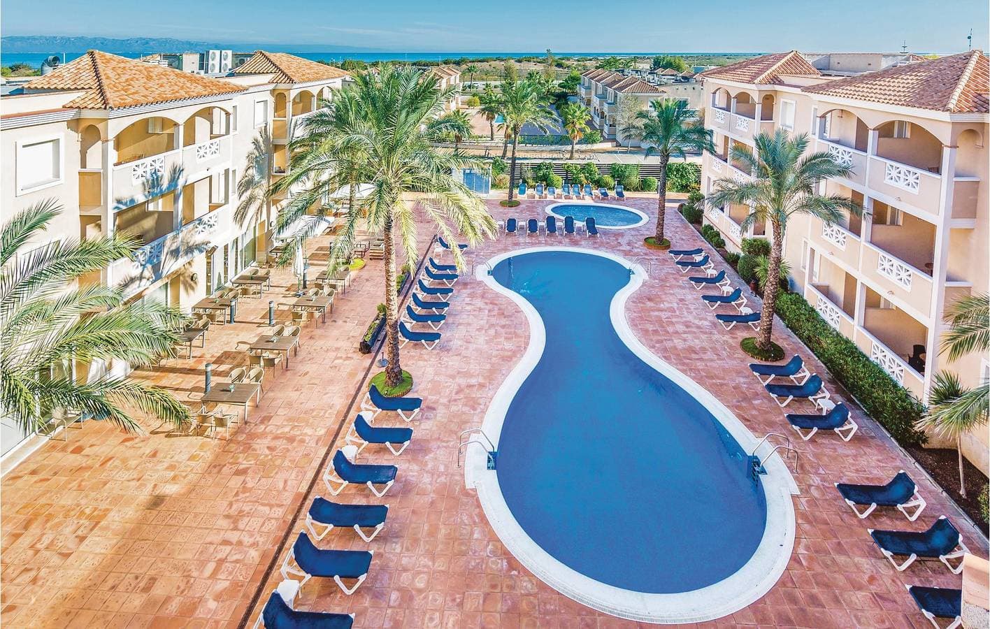 Paradies am Pool: Parkplatz, AC, Terrasse & WiFi! 1