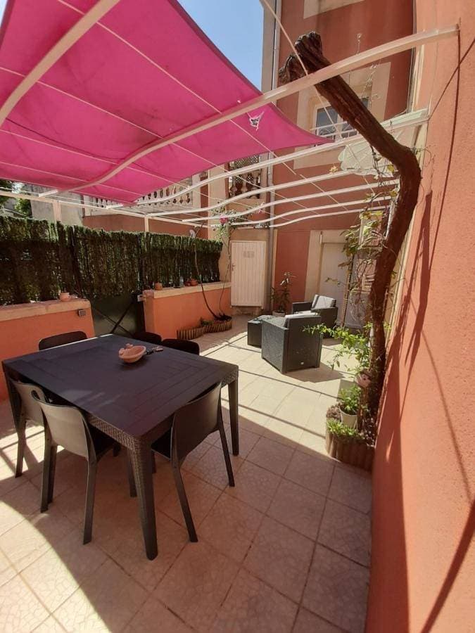 MAISON 100 M2, Terrasse 25 m2, Clim, 3 chbs avec tv, parking 1