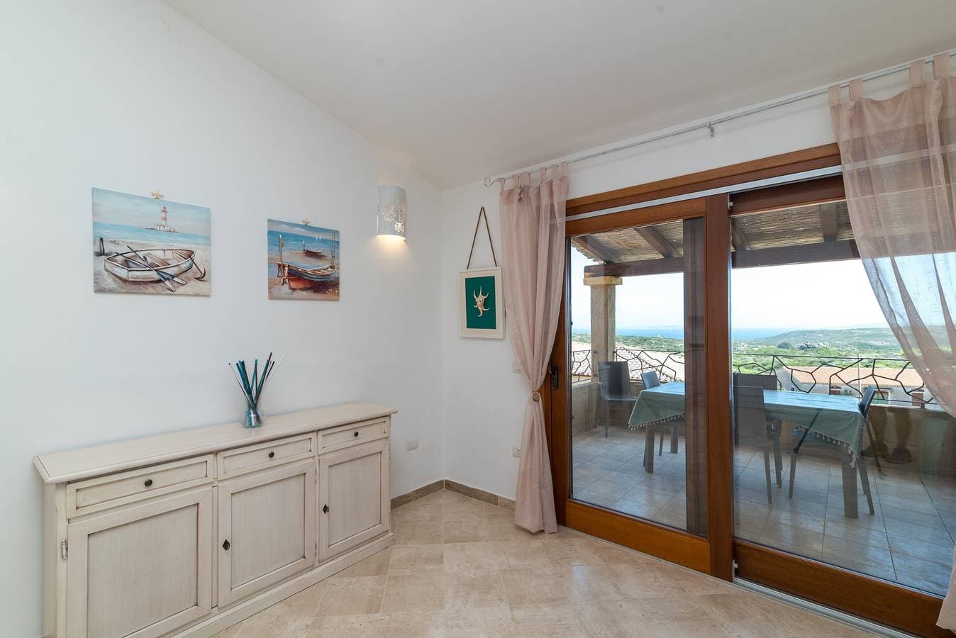 Foto 9 von 27: Ferienwohnung "La Pavoncella" mit Meerblick, privater Terrasse und Klimaanlage