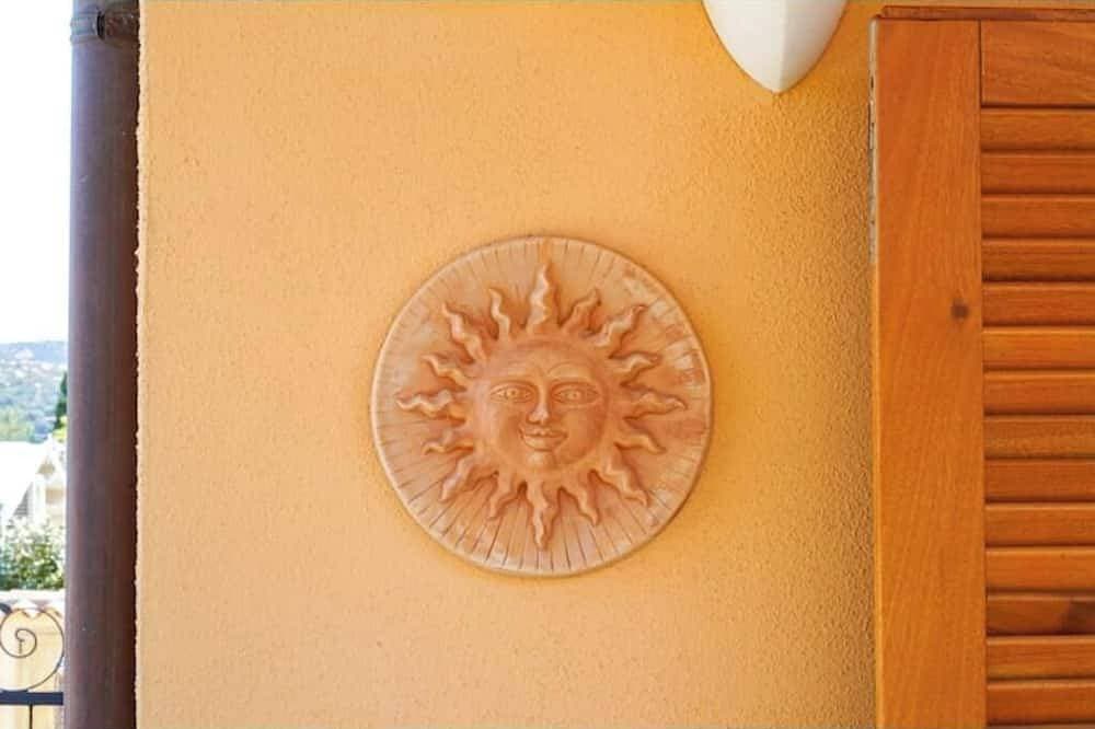 Foto 10 von 30: Apartment with Private Garden and Patio - Relaxation and Comfort Two Steps from the Sea