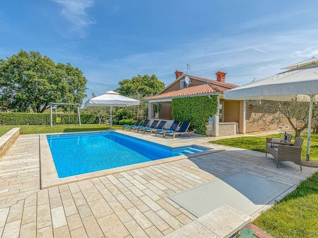 Foto 3 von 25: Villa in Selina mit Schwimmbecken