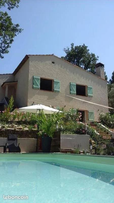 Foto 4 von 11: Three-Bedroom Villa