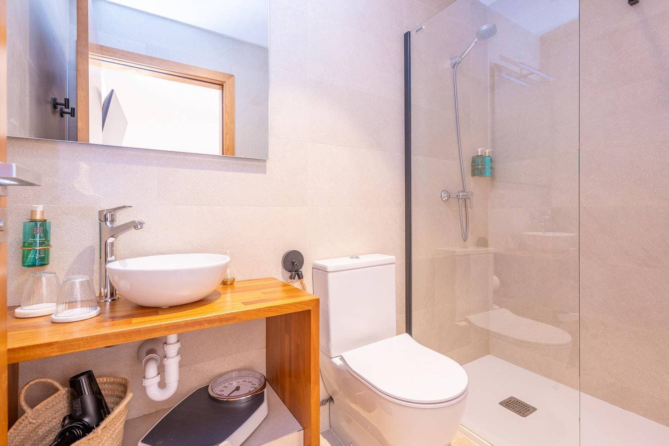Foto 8 von 68: Cas Català - Junior Suite Vc -  Schönes Zimmer in einem Boutique-Hotel mit Blick auf die Stadt, Gemeinschaftspool und kostenlosem WLAN