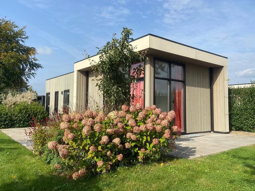 Freistehendes StaySmart Chalet 16c mit Garten, Terrasse & Parkplatz 1