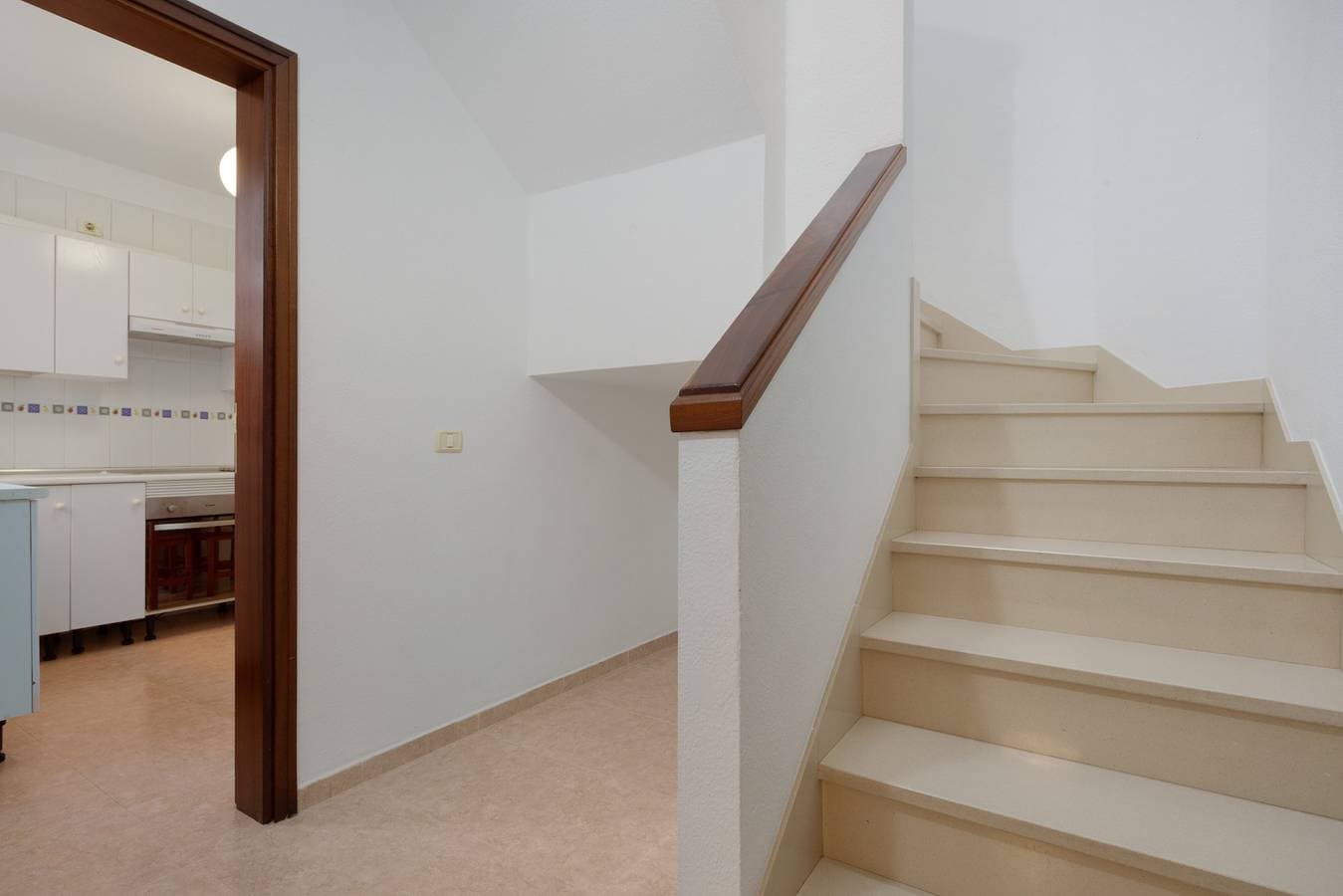 Foto 7 von 25: Ferienwohnung 'Tenohomes Warm and Comfortable' mit privater Terrasse, WLAN und Klimaanlage