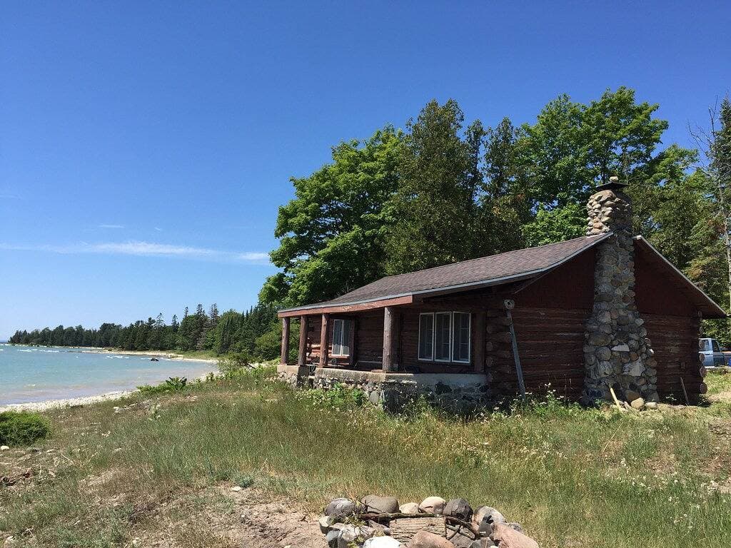 Foto 8 von 13: Rustikales authentisches Michigan-Blockhaus