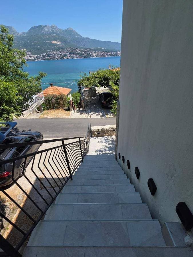 Foto 5 von 32: One-Bedroom Apartment with Balcony and Sea View