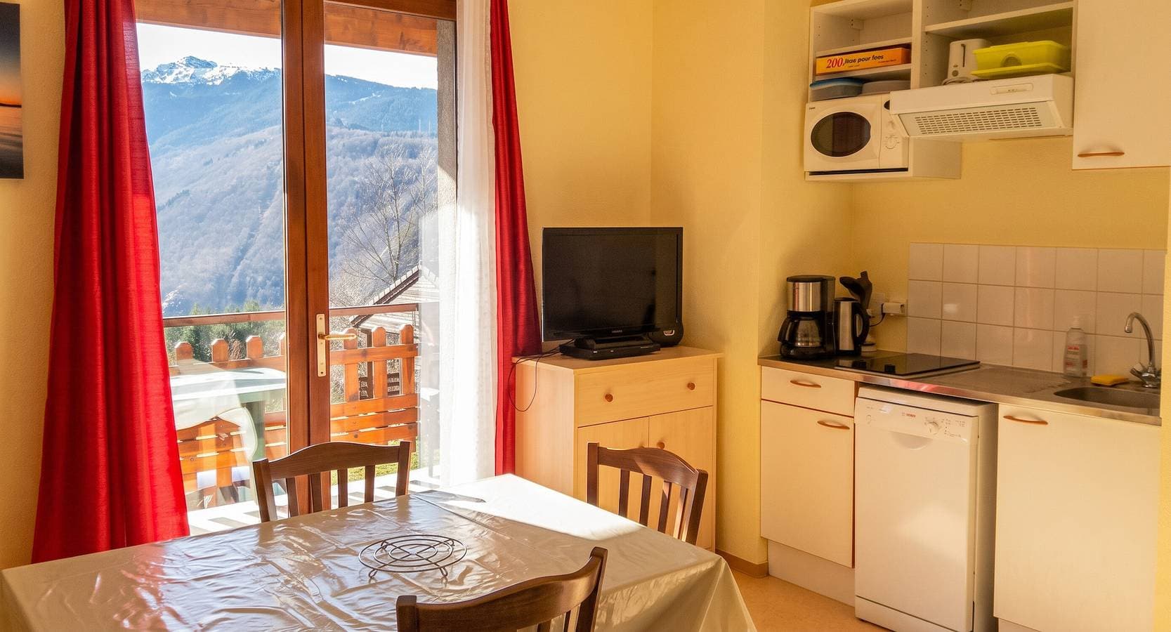 Gemütliche Wohnung in Ignaux, 31 m² mit Pool 1