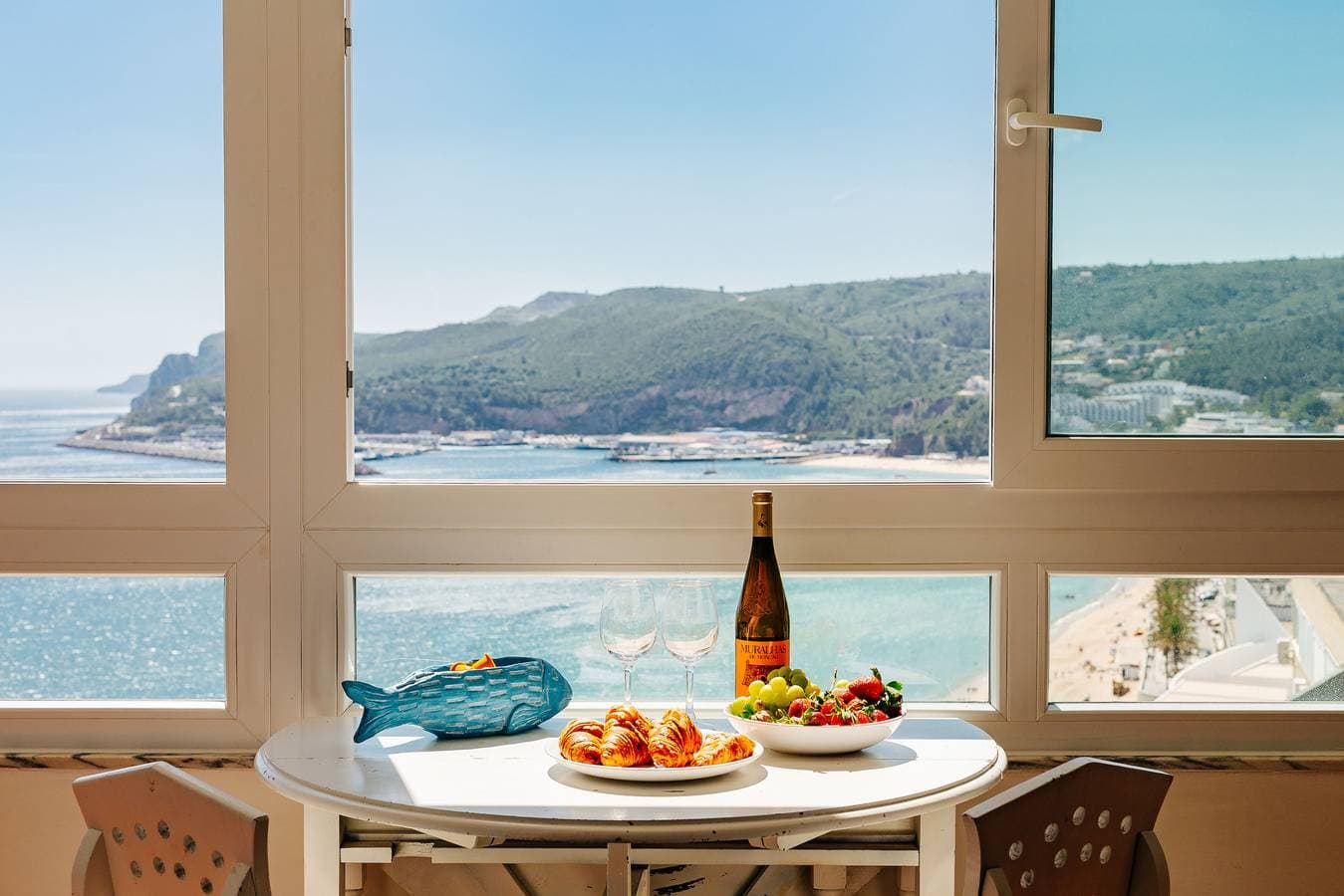 Foto 11 von 36: S2 - Sesimbra Ocean View Studio - Private Beach AC