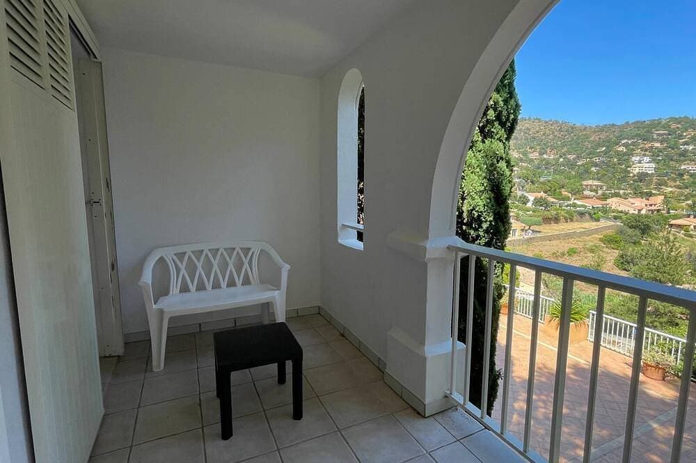 Foto 13 von 14: Apartment n°4 near the beach - hillside view + terrace