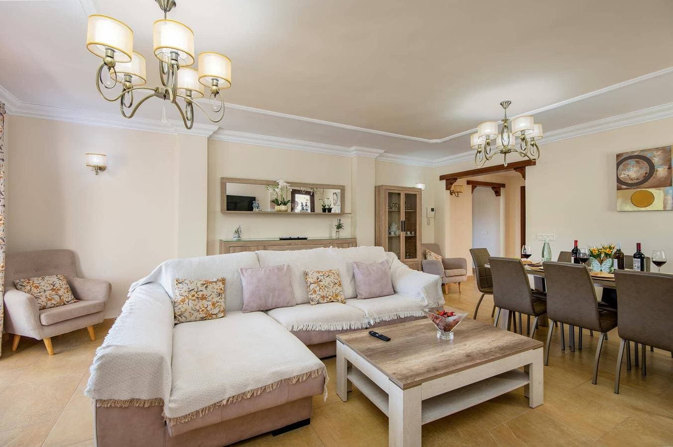 Foto 11 von 37: Villa für 8 Personen mit Garten