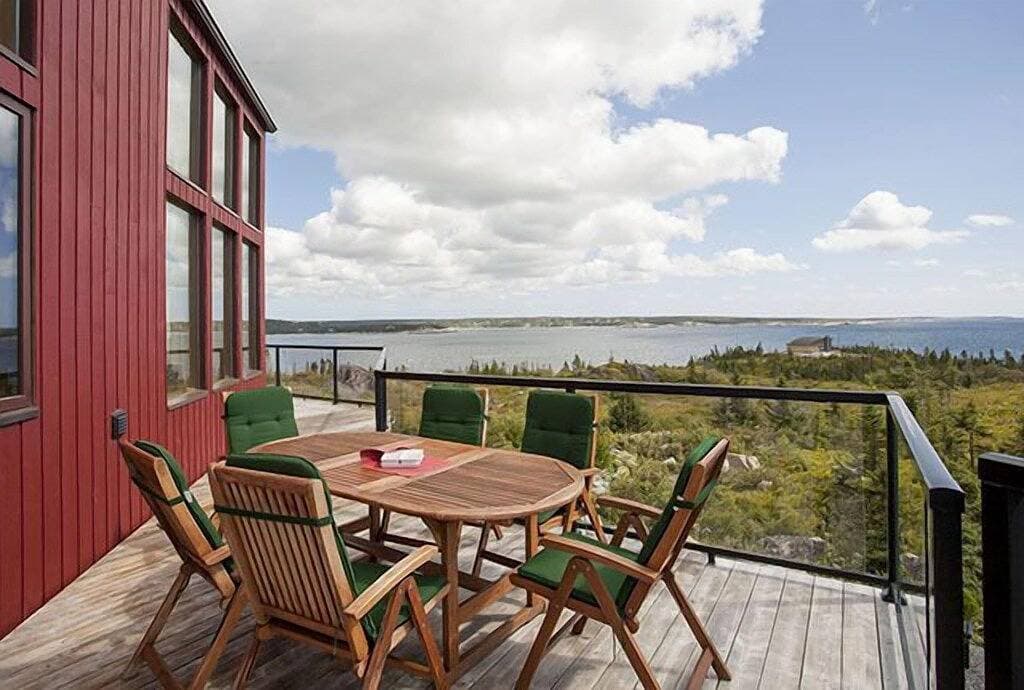Foto 12 von 49: Executive Oceanfront Home. Atemberaubender Panoramablick auf das Meer! In der Nähe von Peggy's Cove