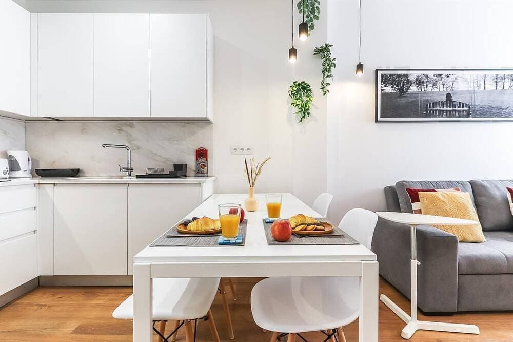 Vita Portucale | Bright Campo Ourique w/ Terrace 1