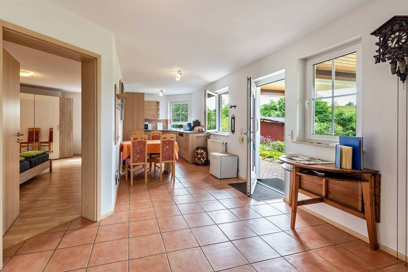 Foto 10 von 35: Ferienwohnung Alexandra mit Terrasse, Gemeinschaftsgarten und Wi-Fi