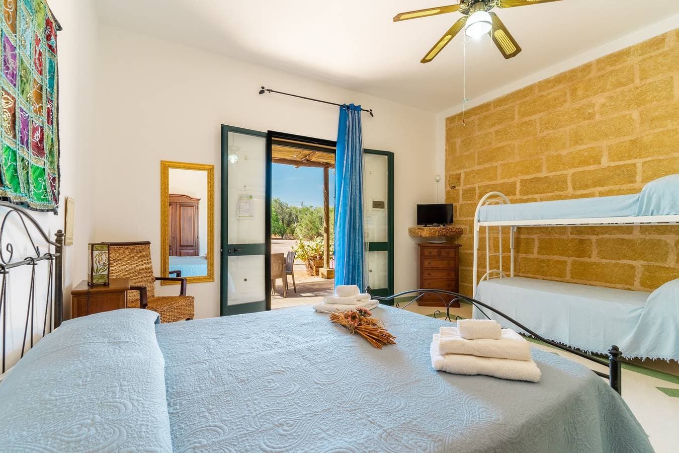 Foto 2 von 27: Ferienwohnung "Domus Mea Salento Arazzo Blu" mit Gemeinschaftspool und WLAN