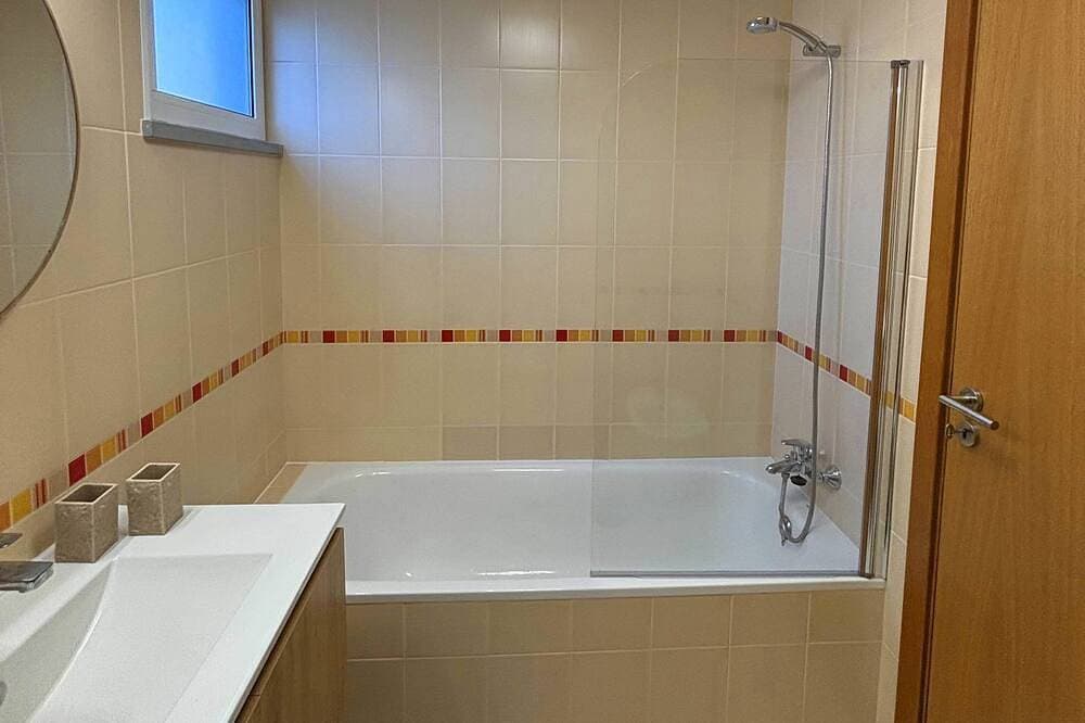 Foto 9 von 27: A Selva • T2 Apartment in Caniço • 10 Minutes from Funchal