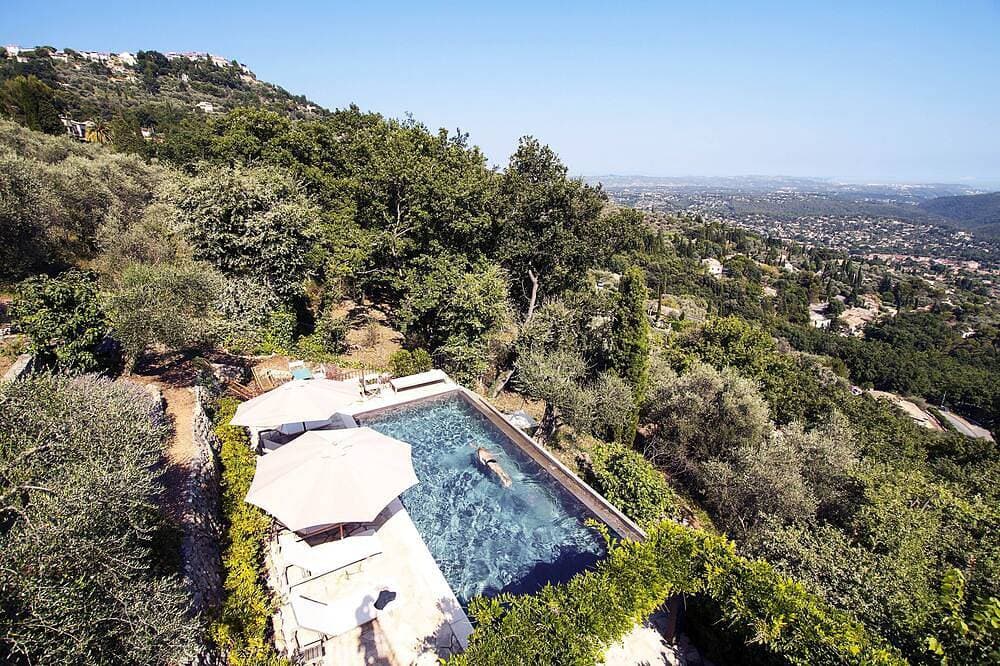 Panoramablick, Infinity-Pool, reifer Garten, Oliven- und Obstbaum 1
